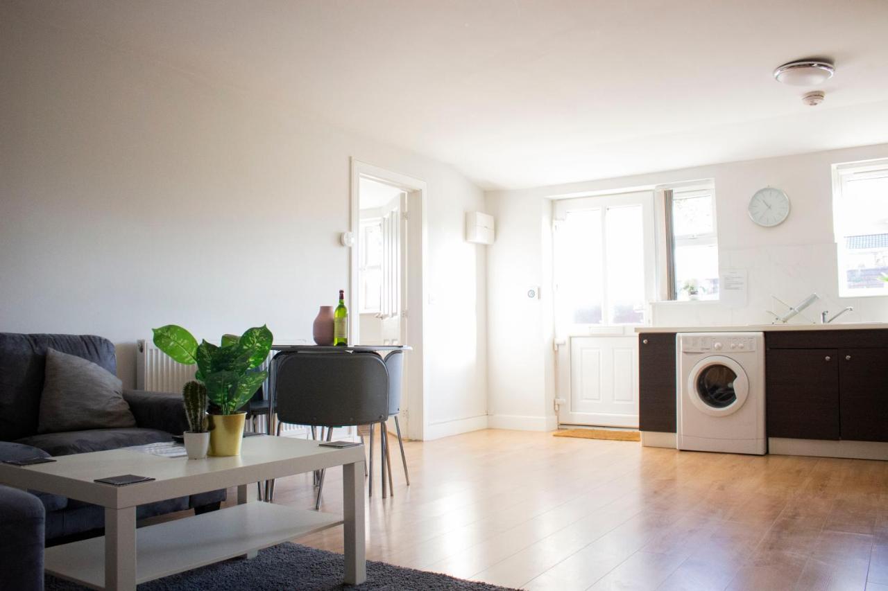Large Ground Floor Pet Friendly 2 Bedroom Apartment With Free Parking Loughborough Luaran gambar
